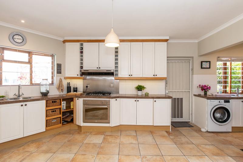 3 Bedroom Property for Sale in Constantia Western Cape